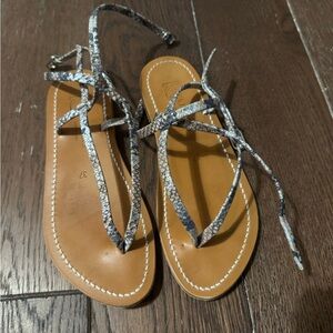 Womens Snake-Print Lace-Up Flat Sandals in Tan